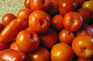 Маринованные помидоры с чесноком - фото шага 2