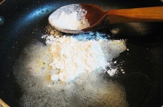 Мясо с грибами в винном соусе - фото шага 5