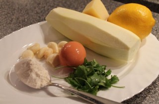 Оладьи из кабачков с сыром - фото шага 1