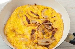 Омлет с салом - фото шага 3