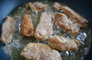 Пикантная курица в панировочных сухарях - фото шага 4