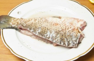 Праздничный карп с овощами - фото шага 7