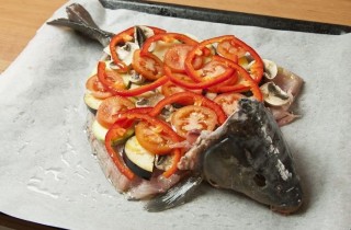 Праздничный карп с овощами - фото шага 9