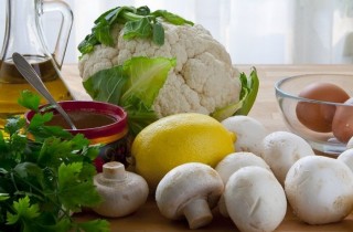 Салат с цветной капустой и шампиньонами - фото шага 1