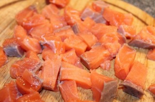 Сливочный суп с лососем - фото шага 3