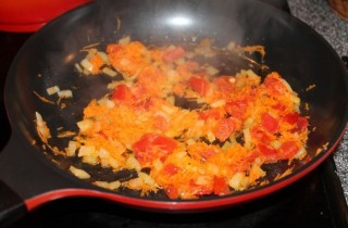 Сливочный суп с лососем - фото шага 4