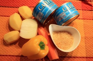 Суп с рыбными консервами - фото шага 1