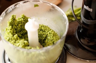 Тарталетки с соусом песто и креветками - фото шага 5