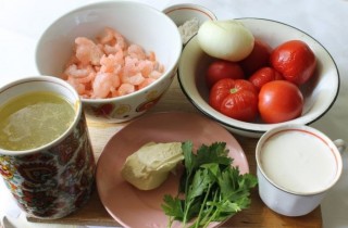 Томатный суп с креветками - фото шага 1