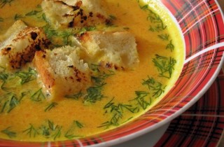 Тыквенный крем-суп с чесночными сухариками - фото шага 4