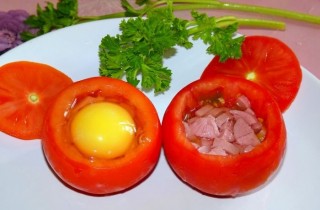 Яичница в помидорах - фото шага 3