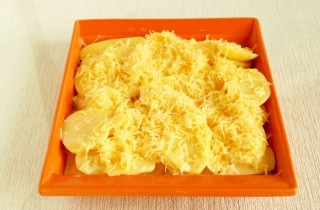 Запеченный картофель в сливках - фото шага 4