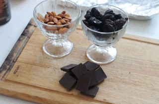 Чернослив в шоколаде - фото шага 1