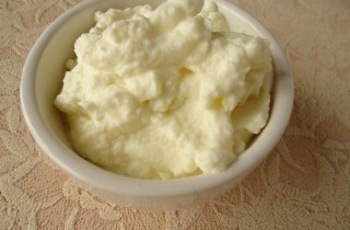 Десерт из вишни с печеньем и орехами - фото шага 4