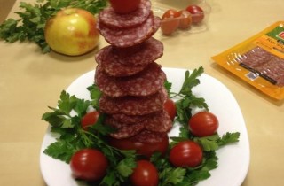 Елочка из салями