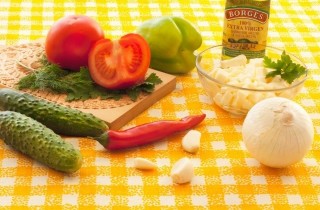 Греческий салат с овечьим сыром - фото шага 1