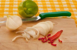 Греческий салат с овечьим сыром - фото шага 3