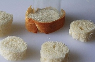 Канапе на шпажках с салями - фото шага 1