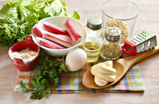 Крабовые палочки в панировке - фото шага 1