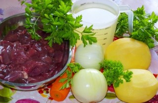 Куриная печень с картофелем в горшочках - фото шага 1