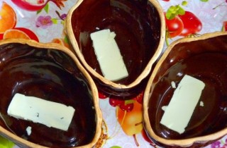 Куриная печень с картофелем в горшочках - фото шага 3