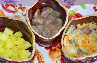 Куриная печень с картофелем в горшочках - фото шага 4