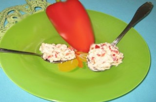 Рулетики из цукини с творогом и перцем - фото шага 4