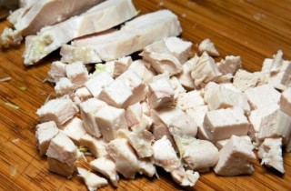 Салат из овощей и курицы - фото шага 3