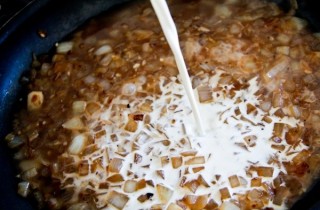 Шампиньоны под сливочным соусом - фото шага 7