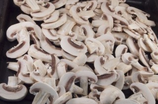 Шампиньоны, запеченные под сыром - фото шага 2