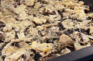 Шампиньоны, запеченные под сыром - фото шага 5