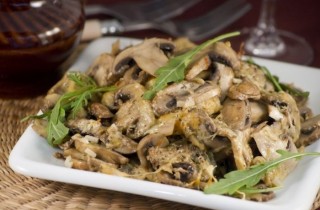 Шампиньоны, запеченные под сыром