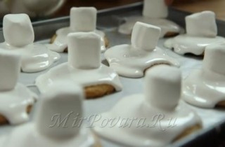 Сладкие снеговики - фото шага 6