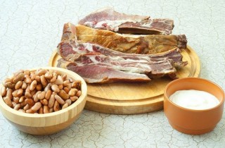 Суп с фасолью на копченых ребрах - фото шага 1