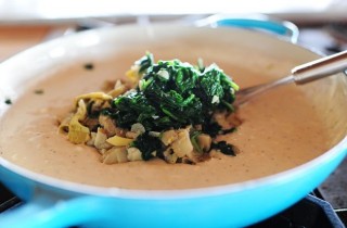 Сырный соус с артишоками и шпинатом - фото шага 11