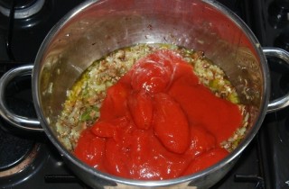 Томатно-грибной соус - фото шага 4