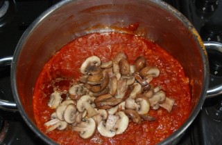 Томатно-грибной соус - фото шага 8