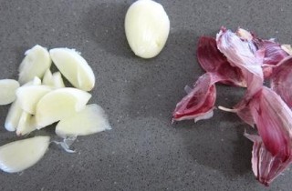 Яичница с горошком и картофелем - фото шага 5