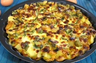 Яичница с горошком и картофелем - фото шага 15