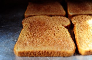 Ароматные гренки с корицей - фото шага 7