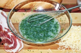 Гренки с сыром и беконом - фото шага 3