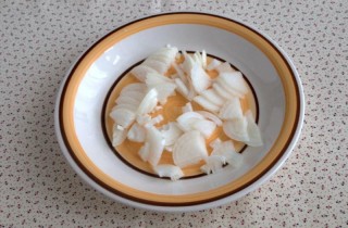 Жульен с грибами в булочке - фото шага 2