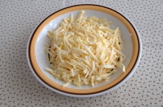 Жульен с грибами в булочке - фото шага 4