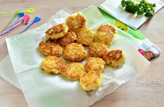 Картофельные канапе с сельдью - фото шага 9