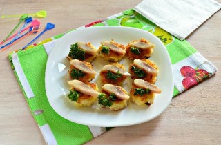 Картофельные канапе с сельдью - фото шага 11