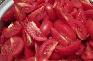 Консервированный салат из помидоров и болгарского перца - фото шага 3