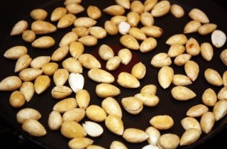 Миндальный пирог с клубникой - фото шага 1