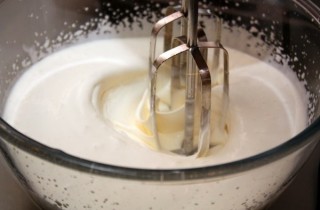 Миндальный пирог с клубникой - фото шага 6