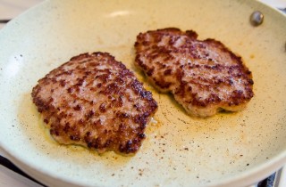 Мясной бургер - фото шага 5