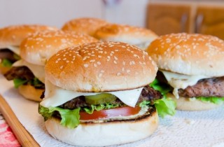 Мясной бургер